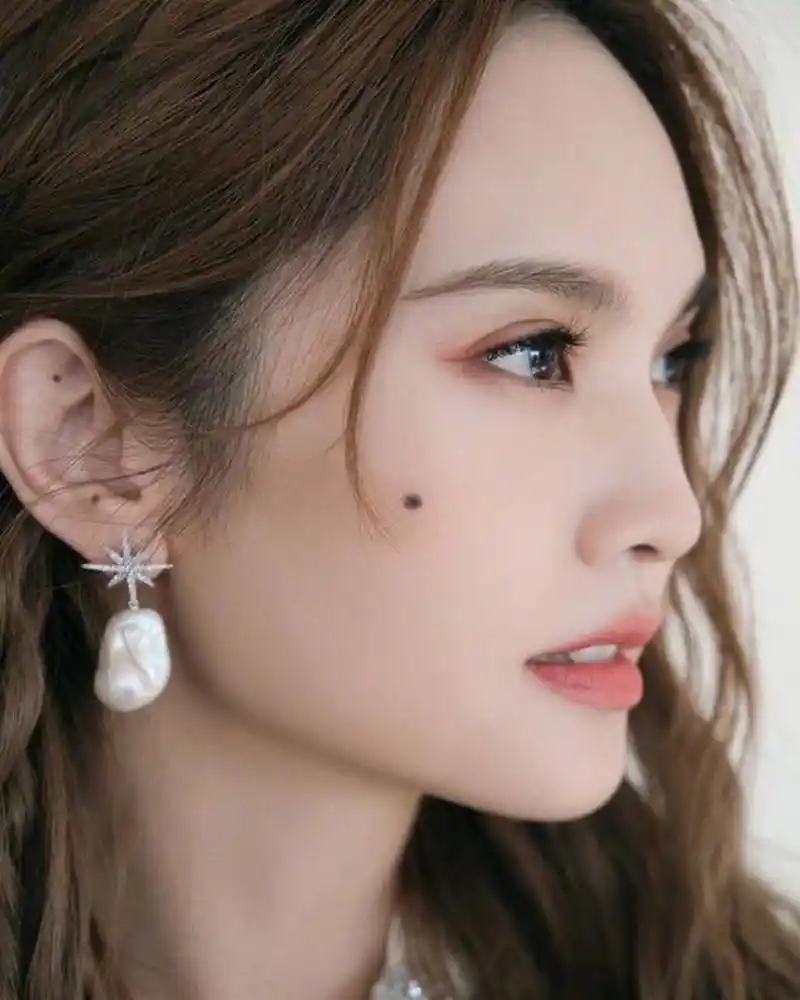 [吃鲸][吃鲸][吃鲸]这样的杨丞琳感觉还是很有颜的!