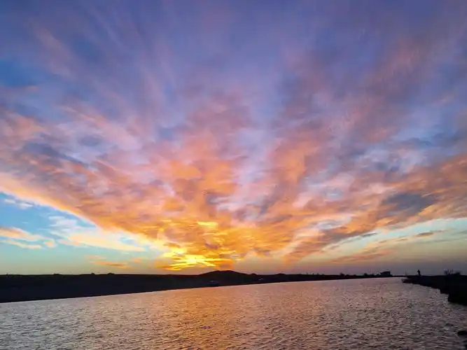 难得一见的火烧云晩霞