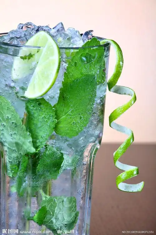 雪碧加冰 ￥4元/杯 月售1份