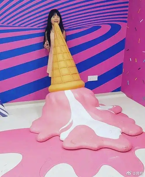 过气女星曹华恩九岁啦!