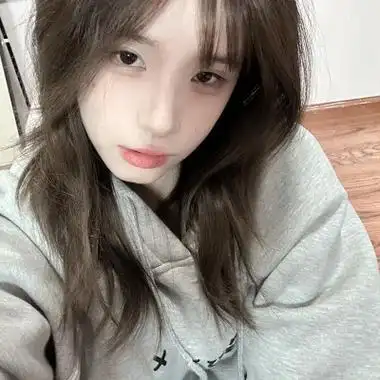 女生真人头像正脸