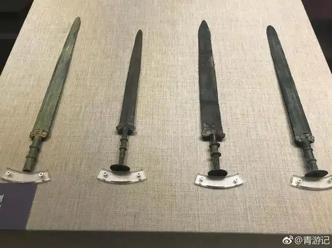 铜陵市博物馆的文物大宝剑集铜文化保护展