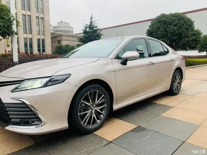 凯美瑞欧泊银25豪华提车太开心啦