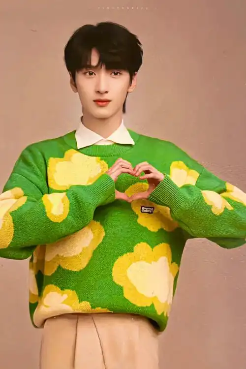 严浩翔比心好甜#严浩翔比心小合集放送～又甜又可爱的心动暴击爱意已