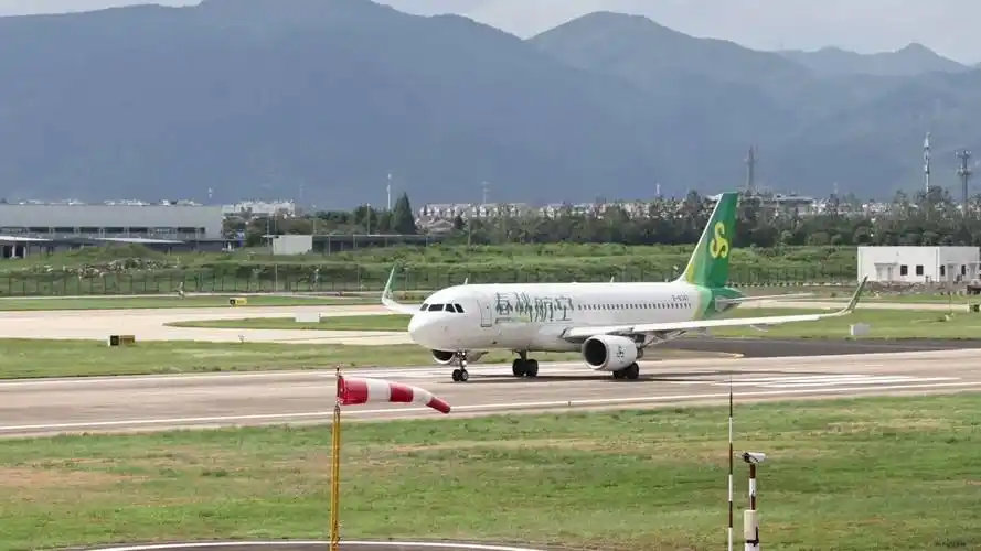 春秋航空a320起飞