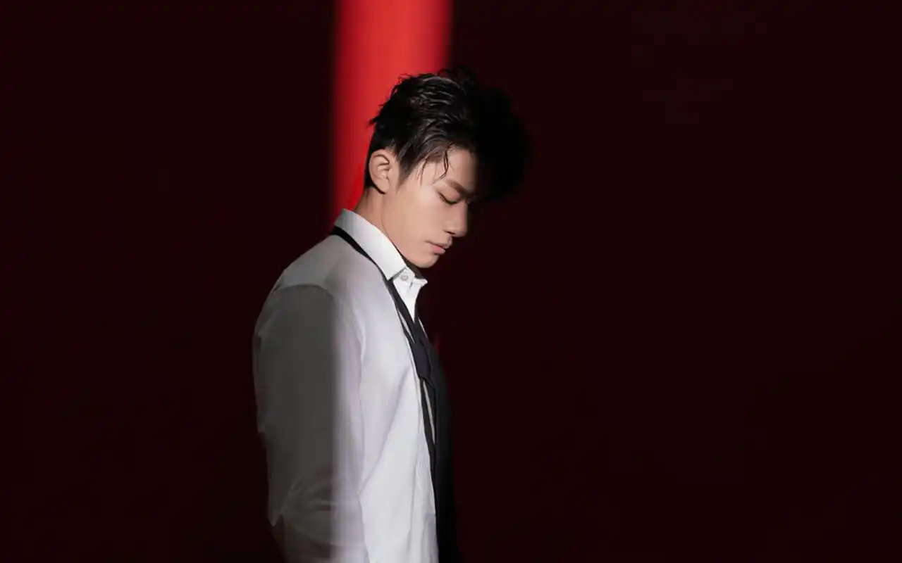 tfboys易烊千玺杂志写真高清壁纸