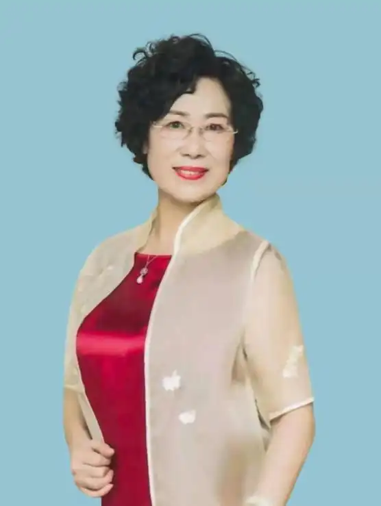 宾嘉期本人 物 简 介编辑:田乐 石芳主持人:焦阳监制:侯秀珍策划