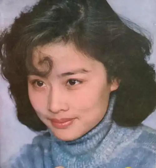 八十年代影星赵娜,具有一种识别度极高的英气俊秀的美丽