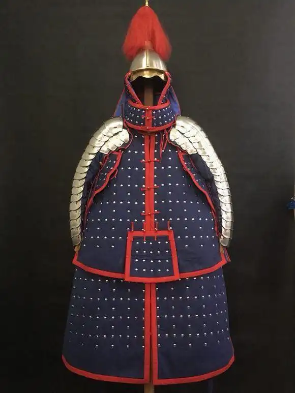 比如八旗兵的主力重甲步兵担任的是前锋, "当兵刃相接之际,披重铠执