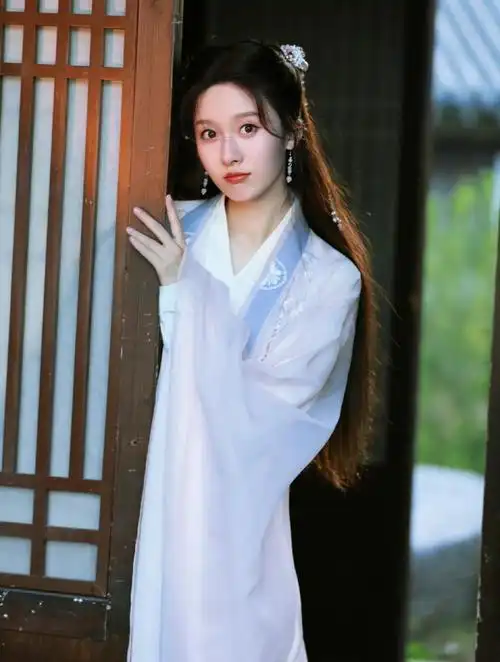 王子璇古装造型,清冷俏皮,楚楚动人!__财经头条