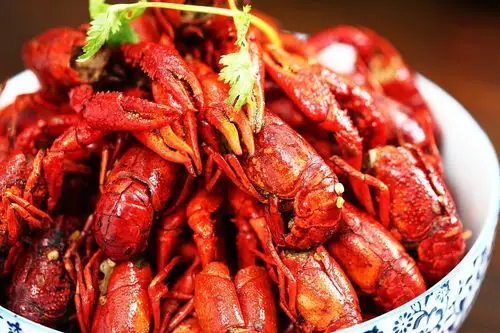 菜男油焖大虾,更新菜谱,淡定不了今天晚上宵夜就吃这个吧