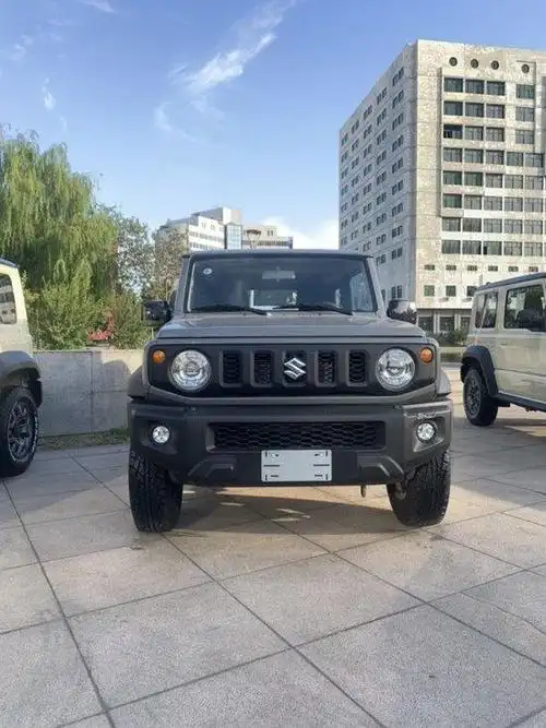 23款铃木吉姆尼15l越野小能手225万手动最低售价