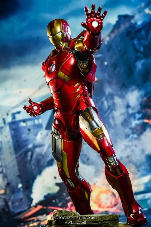 《复仇者联盟》钢铁侠 mark 7 1:6比例合金珍藏人偶实物图