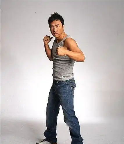 今日热门人物:甄子丹|她是"驱魔女神"马晓玲,被称香港第一美腿,第一任