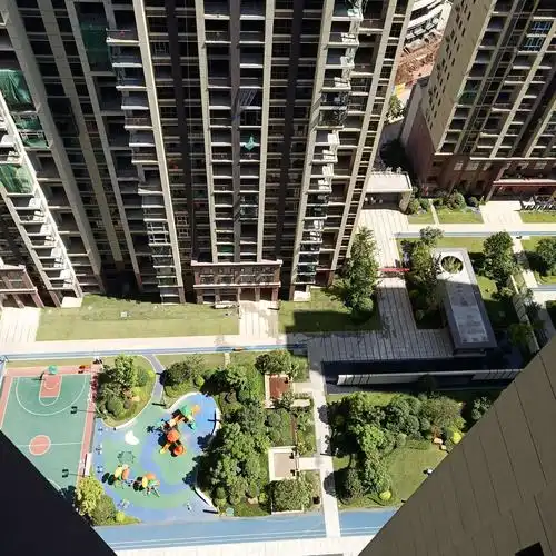 站在3栋楼上俯视小区景观 整体来说绿化是真的可以