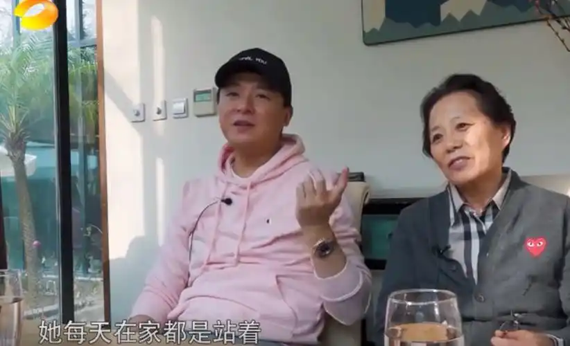 朱雨辰妈妈刷爆朋友圈儿媳是保姆儿子不能吃苦的婚姻观有多可怕