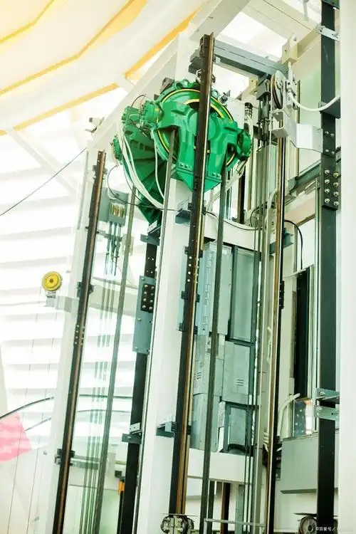 曳引式电梯,液压式电梯,螺旋式电梯有什么区别?