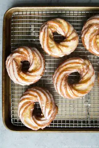 maple cruller doughnuts