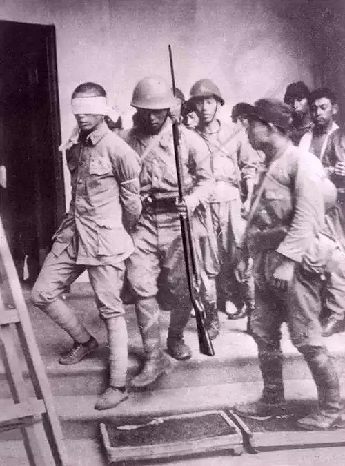 侵华日军私人相册里的老照片: 图3的鬼子不可饶恕, 图6让国人耻辱