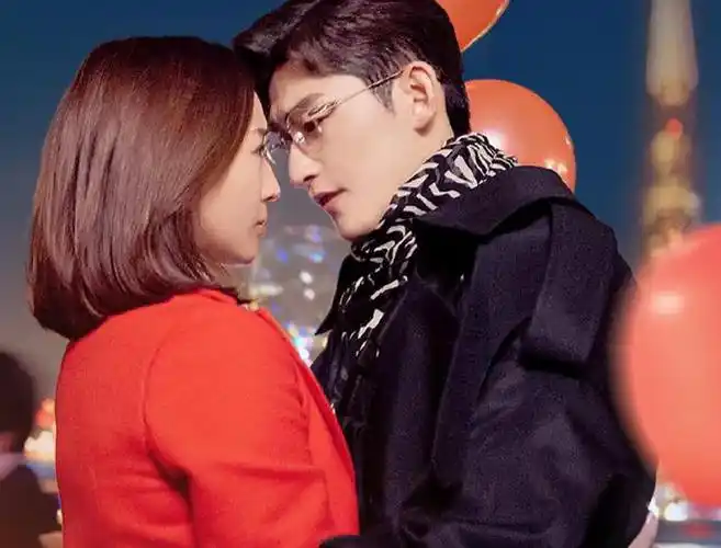 月亮来了,阴天走了,花花草草发光了看到图片,才明白|古力娜扎|吴磊