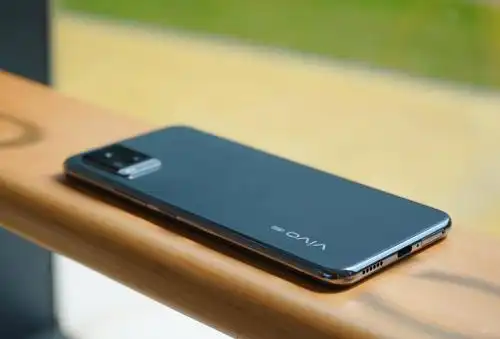 vivo s7爵士黑图赏:极致轻薄带来极致体验__财经头条