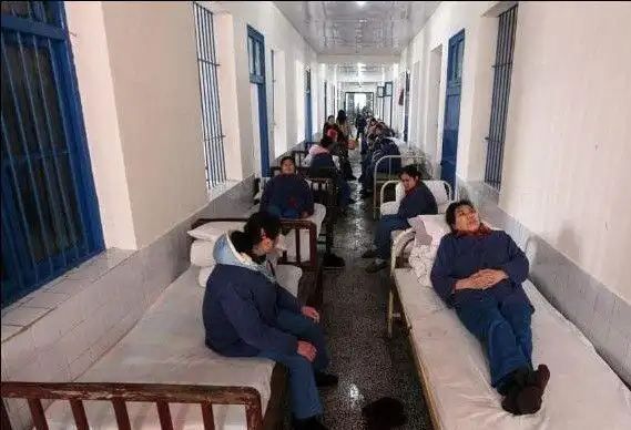 震撼曝光!精神病女病人在精神病院的真实生活