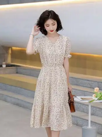 小个子显瘦碎花连衣裙夏季清爽小碎花连衣裙女士高腰小个子显瘦雪纺