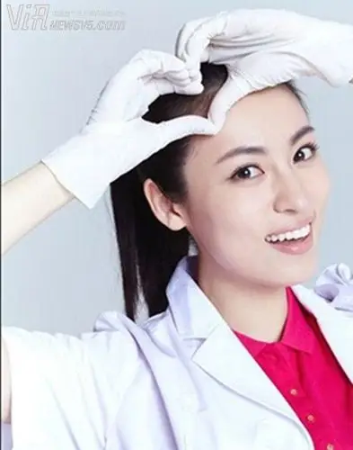 揭秘寰球年度颁奖明星 "青年医生"周放