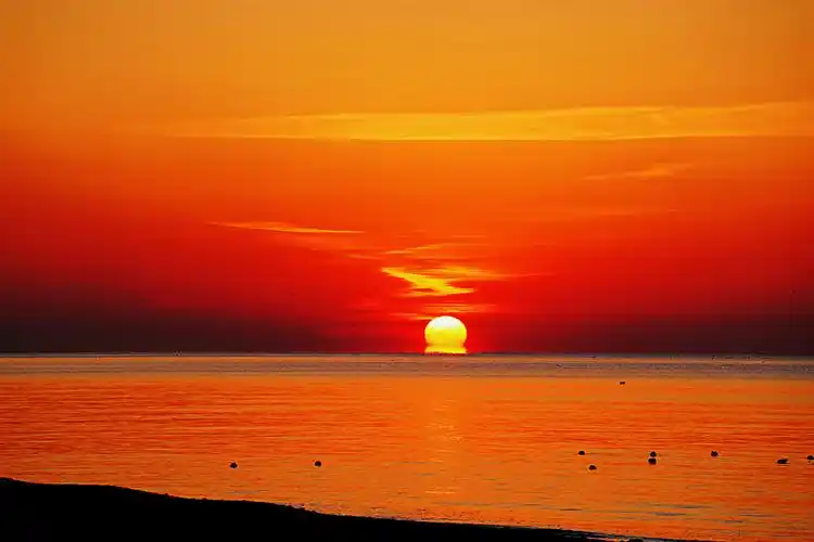 东方红太阳升摄于小付家庄