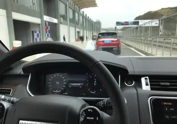 新款路虎揽胜运动版多少钱