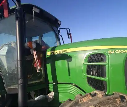 约翰迪尔2104拖拉机