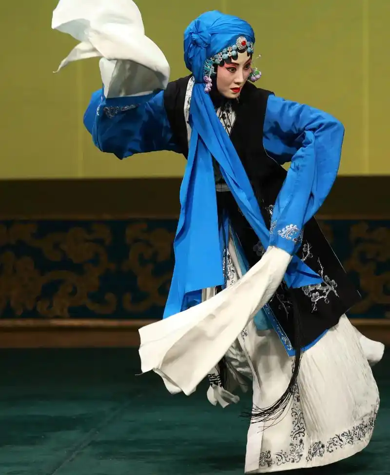 京剧《锁麟囊》经典唱段.这才是人生难预料,不想团圆在今朝.  - 抖音