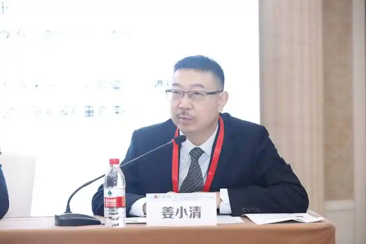 姜小清教授带领胆道肿瘤团队,周伟平教授带领肝脏肿瘤团队就30多台