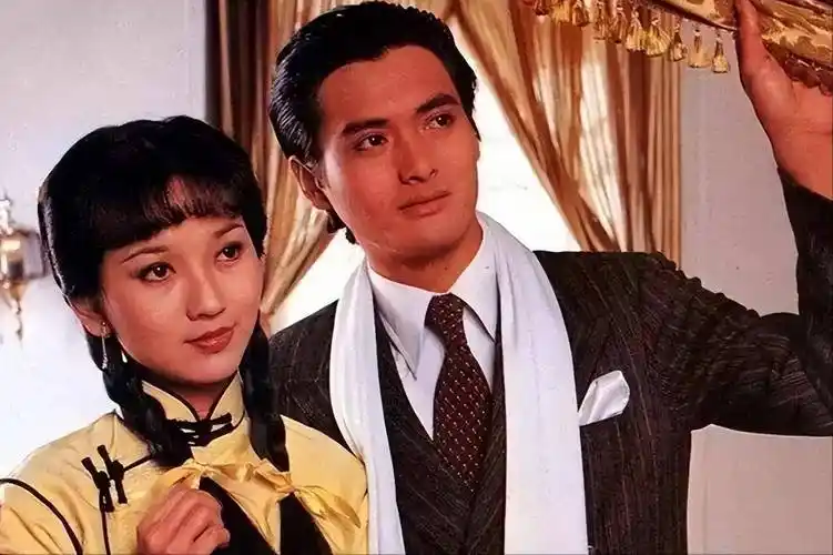 周润发:我一生不要孩子,不与成龙周星驰合作,死后捐出所有财产_陈荟莲