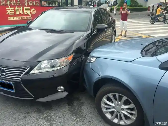 今天和吉利帝豪撞车了耽误了我的午饭时间
