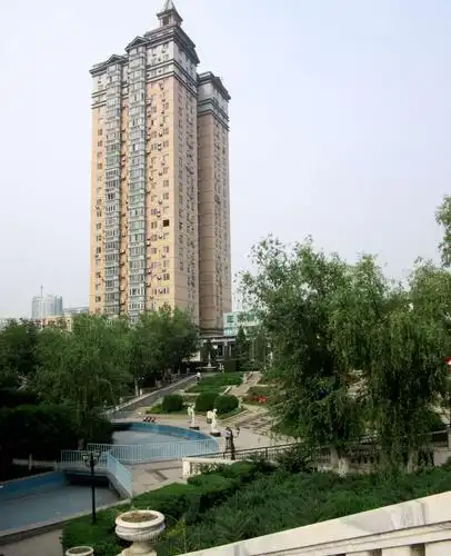 写美篇北京昌平天通苑小区,于1999年由顺天通房地产开发集团建玫哪