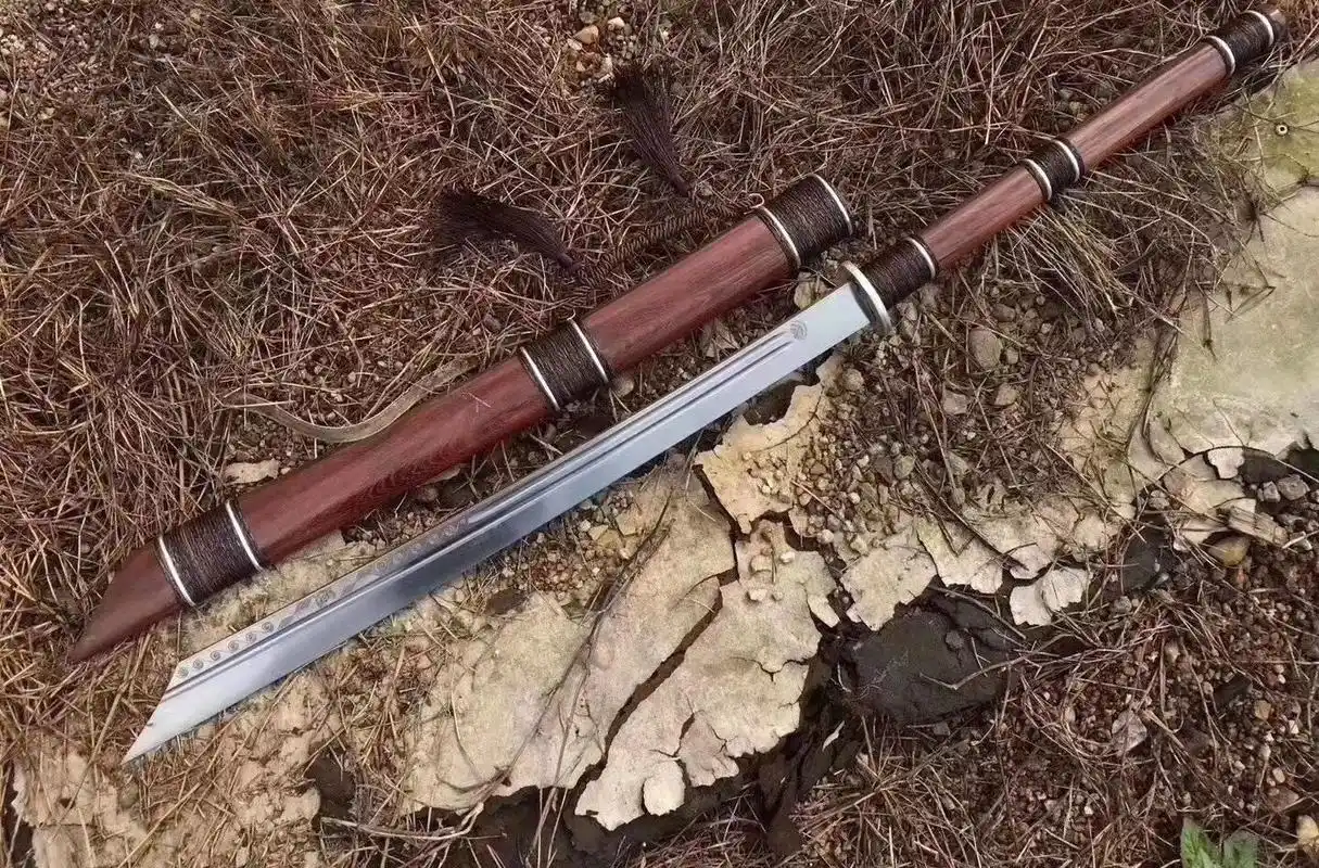 户撒酸枝木一体战刀