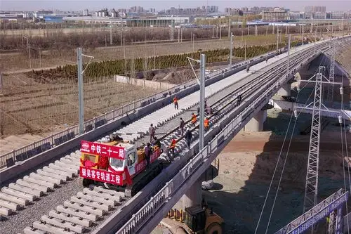 银西高铁银川至吴忠段开始铺轨|高铁|吴忠|包银_新浪新闻