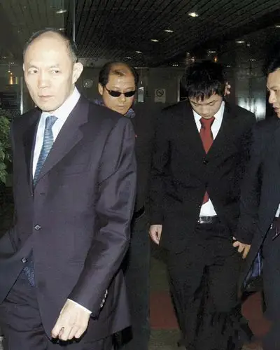 霍启文自称买不起房,活得不如霍启刚?霍家早已对两人做好安排