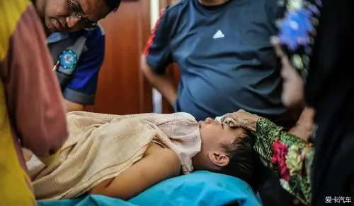 > 马来西亚200名男童进行集体割礼