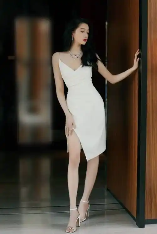 关晓彤飒爽御姐风大片曝光,内衣配西装又美又撩,颜值身材超养眼_鹿晗