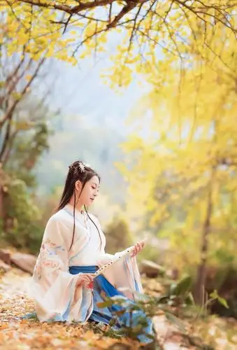 《思帝乡·春日游》,唐韦庄