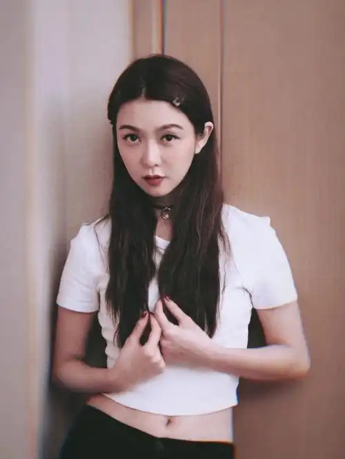 闪闪发光发光的女性27薛凯琪