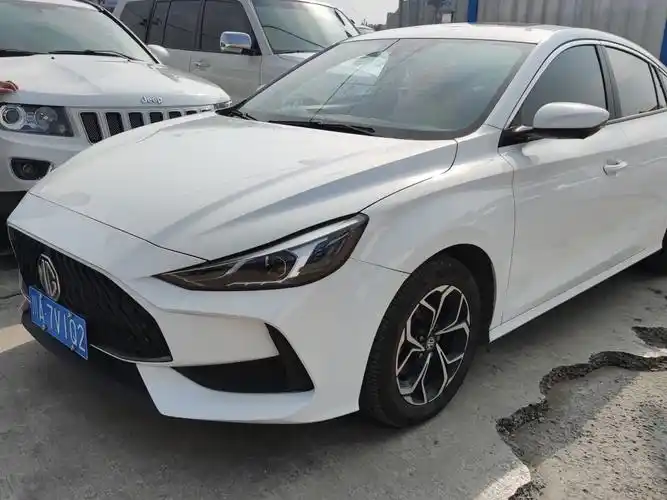 成都2021年3月名爵名爵52021款180dvvtcvt青春豪华版白色手动挡