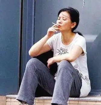 蓝洁瑛曾被梁朝伟黎明周星驰追求 如今惨变疯婆(图)-搜狐滚动