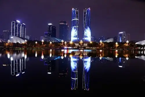 成都金融城双子塔灯光秀