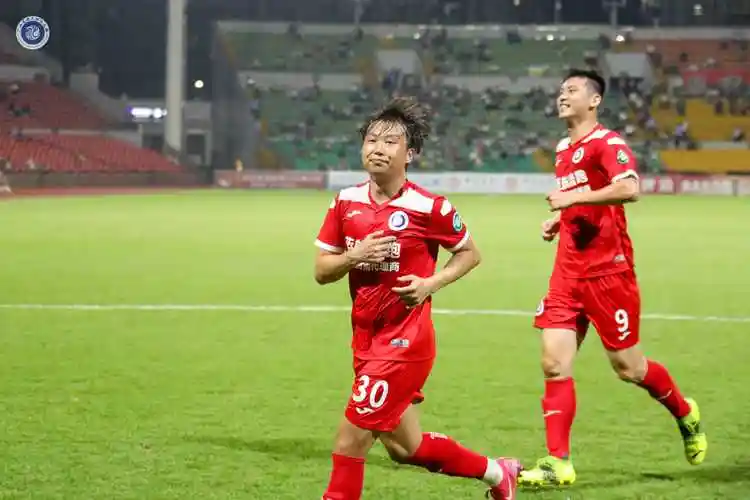 广西职业足球平果哈嘹逆转绝杀恒宸职业史首胜蓝航惜败