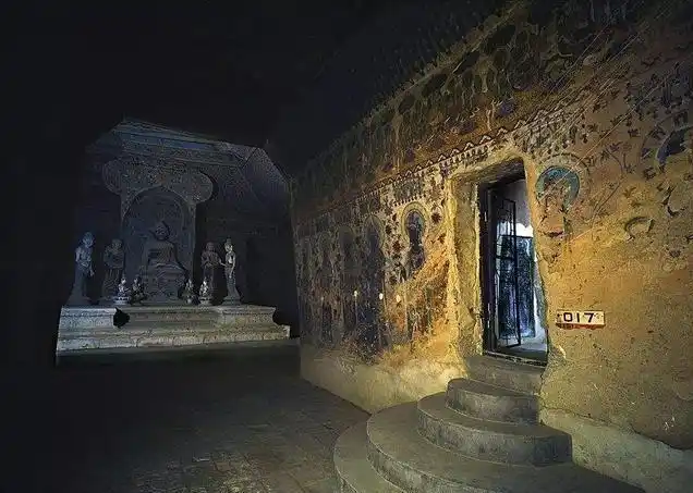 敦煌藏经洞有哪些奇珍异宝?