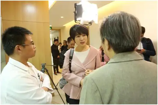 北京卫视主持人陆放出任"大爱使者":传播敬老文化是责任所在-独家新闻