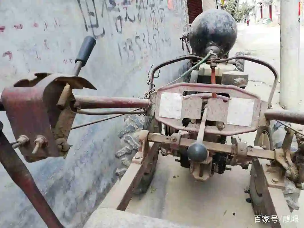没有方向盘,却有不太美观大脑袋,手扶拖拉机,昔日农民的最爱